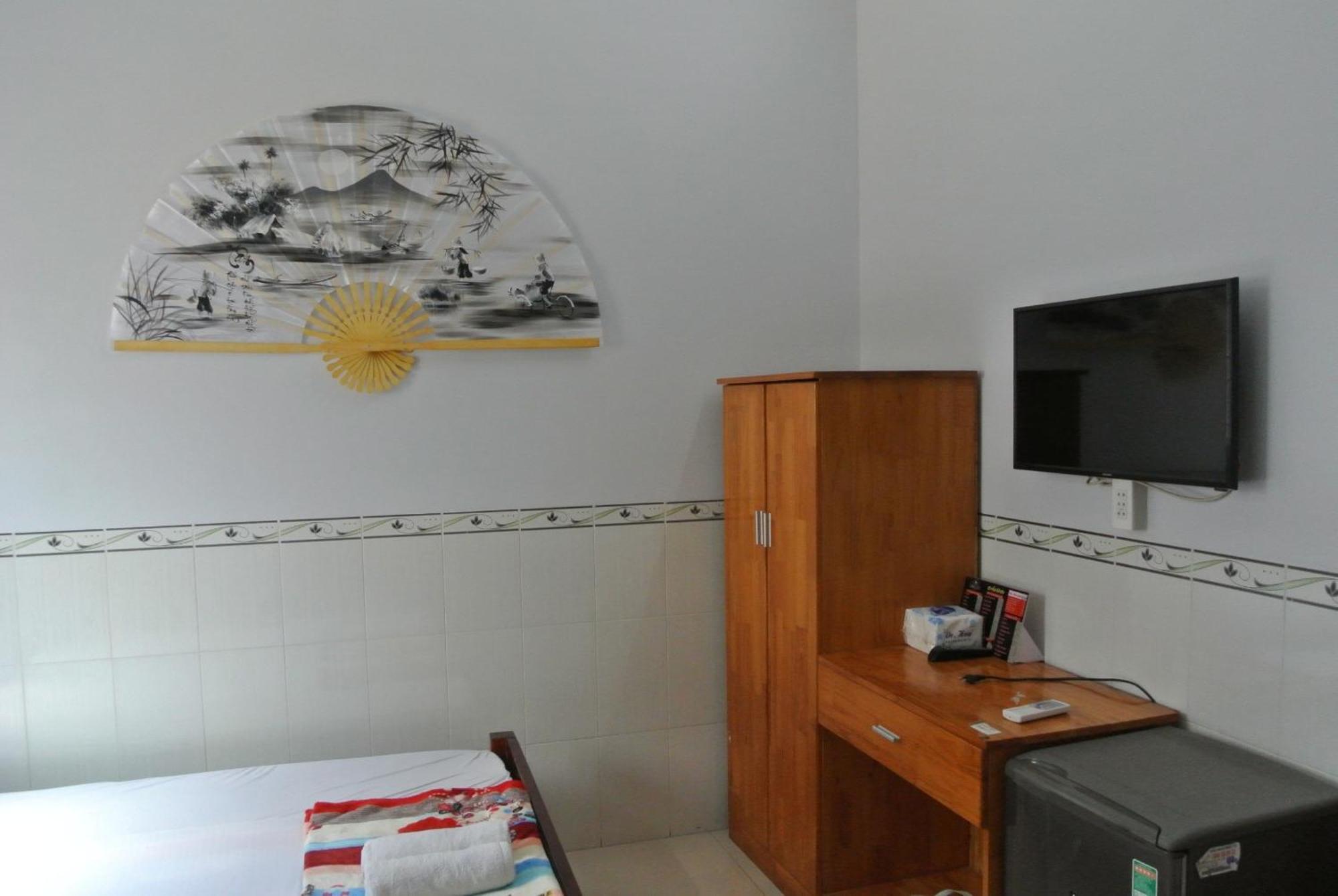 Nhà Nghỉ HOA LÝ Chau Doc Extérieur photo