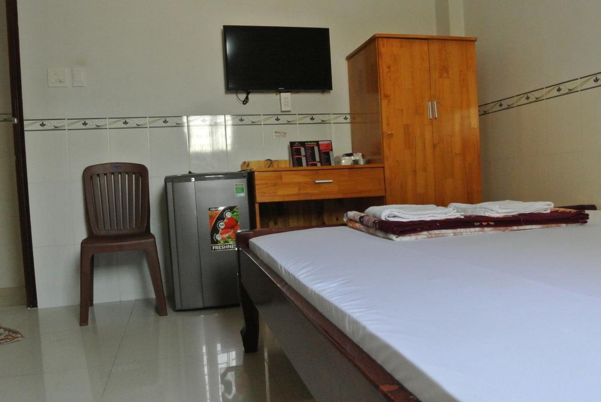 Nhà Nghỉ HOA LÝ Chau Doc Extérieur photo