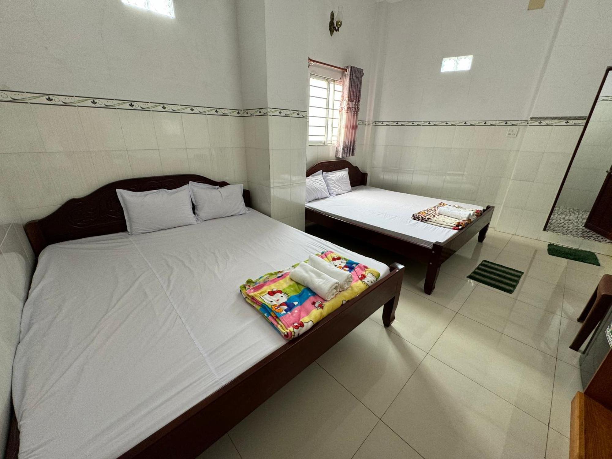 Nhà Nghỉ HOA LÝ Chau Doc Extérieur photo
