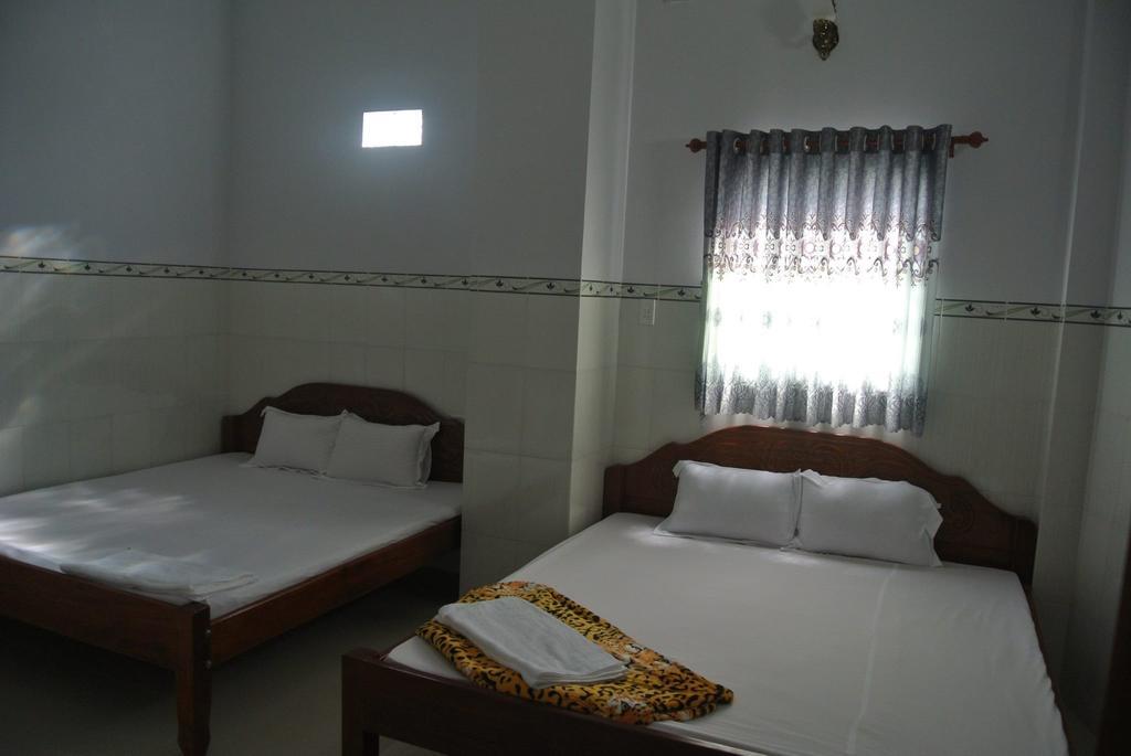 Nhà Nghỉ HOA LÝ Chau Doc Extérieur photo